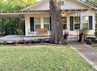 910 3rd St, Graham, TX 76450