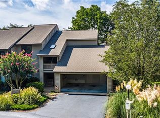 164 Mariners Point Ln #D, Hartfield, VA 23071