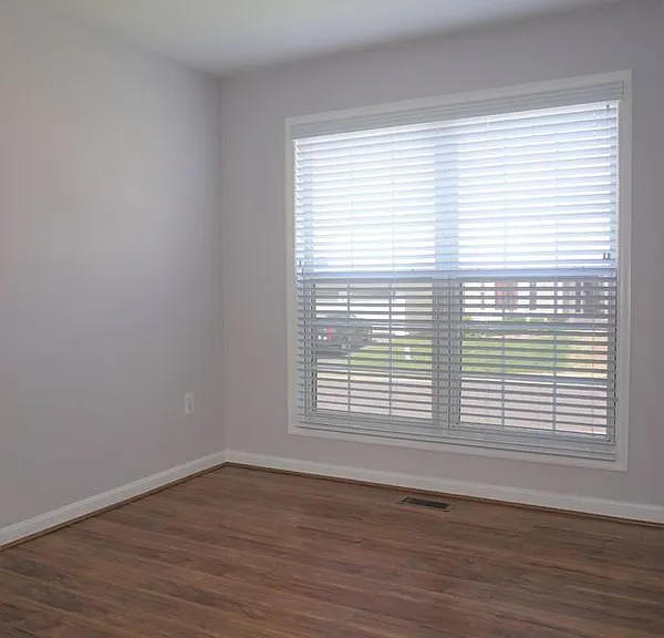 6 Ella Ct — Photo 12
