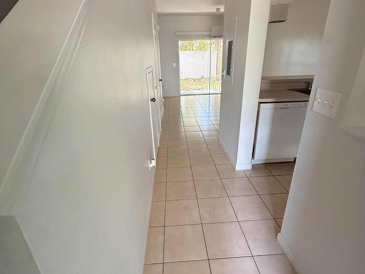 2 bed, 2.5 bath, 987 sqft, $2,100 — Photo 4