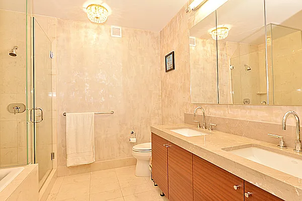 Sold by Platinum Properties | media 32