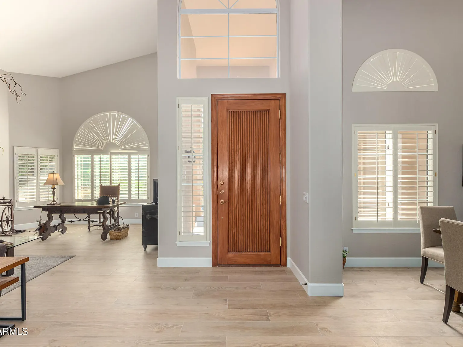 4 bed, 2.5 bath, 2930 sqft, $8,000 — Photo 4