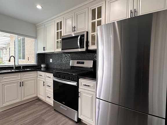 2nd image of 202 S Mockingbird Ln #A