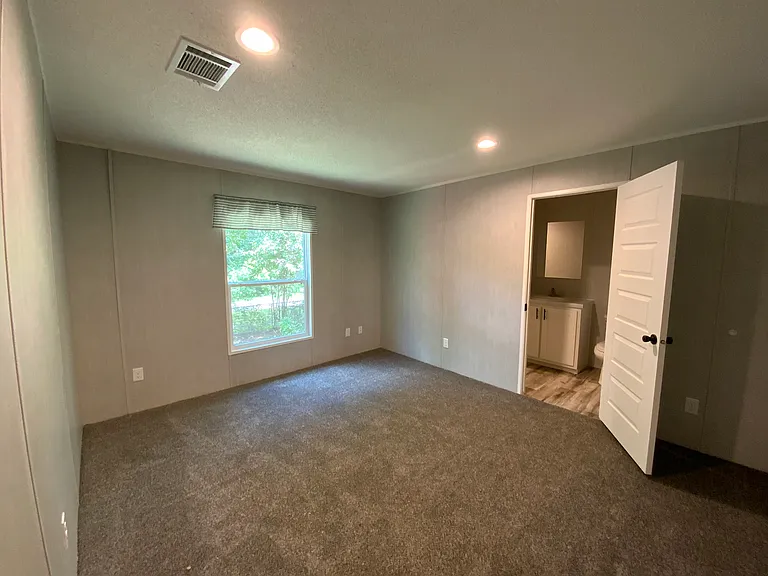 68 Chestnut Ln — Photo 4