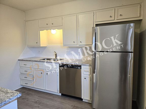 5th image of 218 Kettler Dr