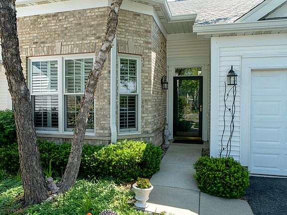 2nd image of 2253 Meadowcroft Ln