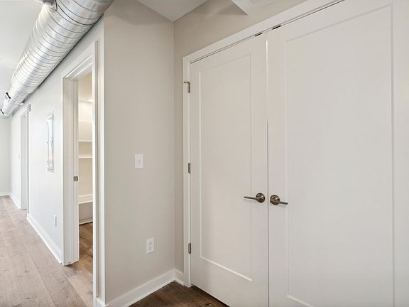 4th image of 5300 Whitby Ave #203
