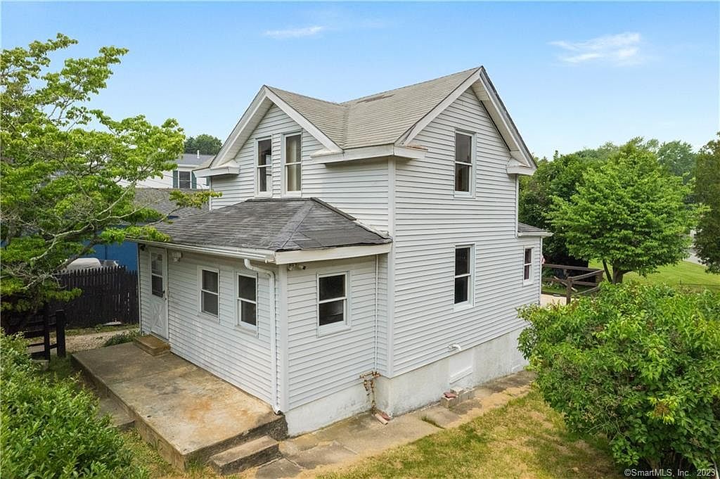 79 Willetts Ave, New London, CT 06320 Zillow