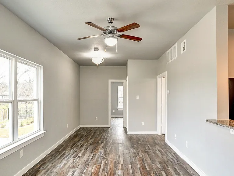 1420 Park Pl — Photo 6