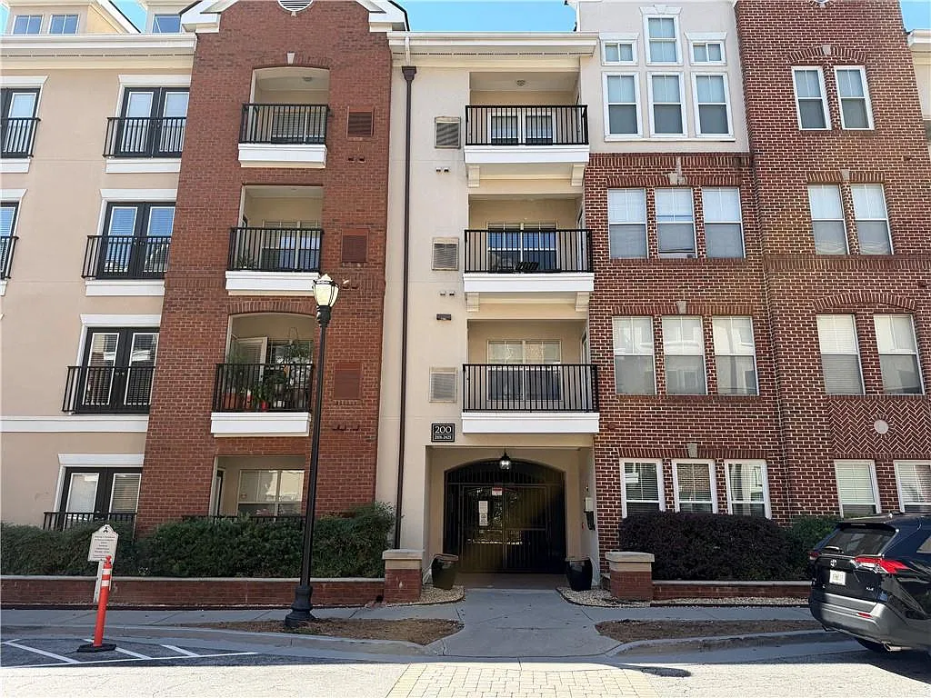 2 bed, 2.0 bath, 1168 sqft, $2,200 — Photo 1