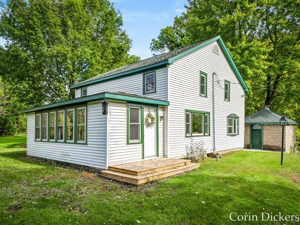 10860 Douglas Ave, Plainwell, MI 49080
