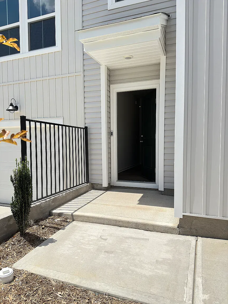 3 bed, 1761 sqft, $1,875 — Photo 3