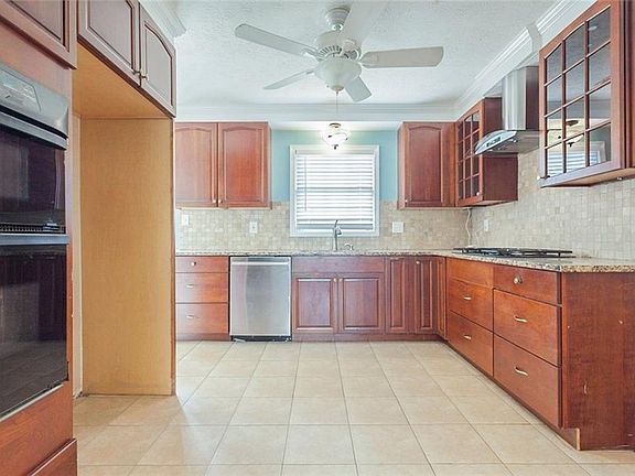 3rd image of 3601 Cherry Creek Dr SE