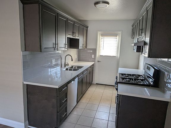 4th image of 3249 E 15th St APT 2