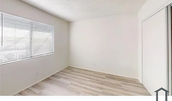 3 bed, 1200 sqft, $2,900 — Photo 2