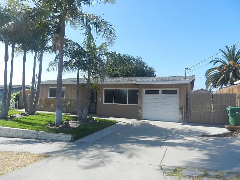 4189 Thomas St — Photo 1