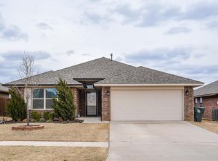 2313 Snapper Ln, Midwest City, OK 73130