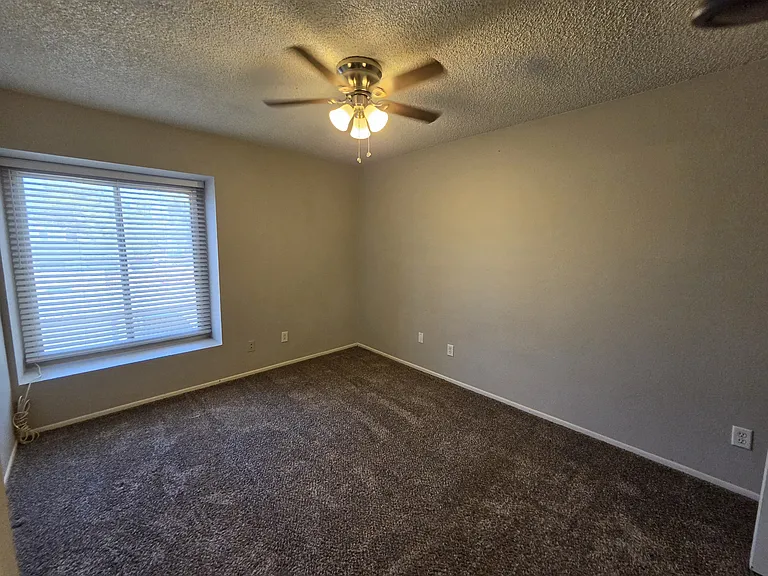3213 W Royal Palm Rd — Photo 13