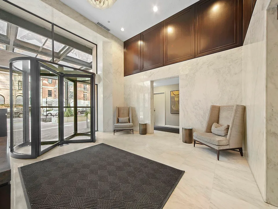 OUTER LOBBY