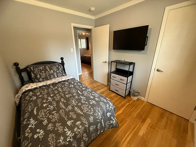 Bedroom 3 (twin bed)--view 1
