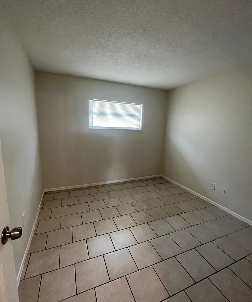 2 bed, 701 sqft, $1,149 — Photo 4