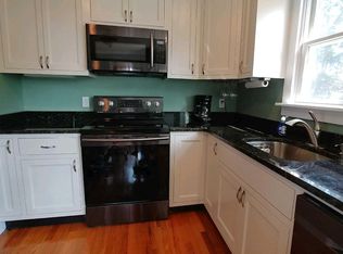 5 Weaver Ave, Newport, RI 02840