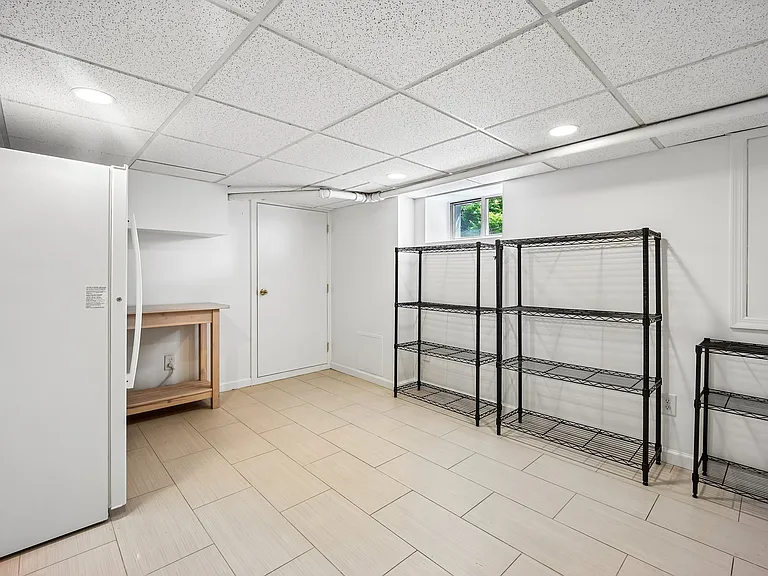 155 Sunset Ln — Photo 35