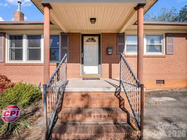 2815 Highland Dr, Lincolnton, NC 28092