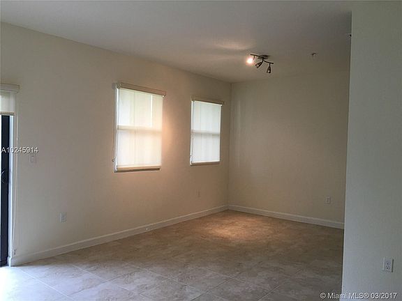 4th image of 10630 NW 88th St APT 113
