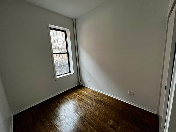 3rd image of 57 E 95th St