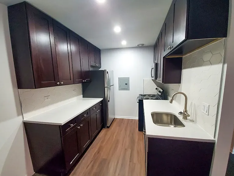 525 W Aldine Ave #304 — Photo 1