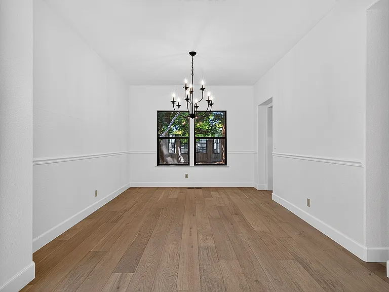 133 Madrid Way — Photo 9