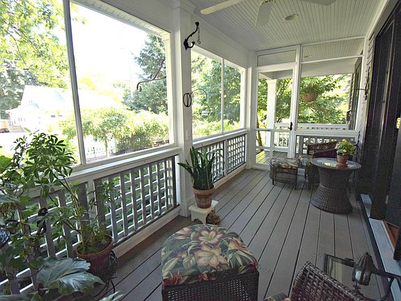 4th image of 411 Herrington Pl