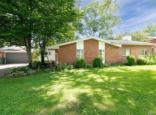 2444 Periwinkle Dr, Bellbrook, OH 45305