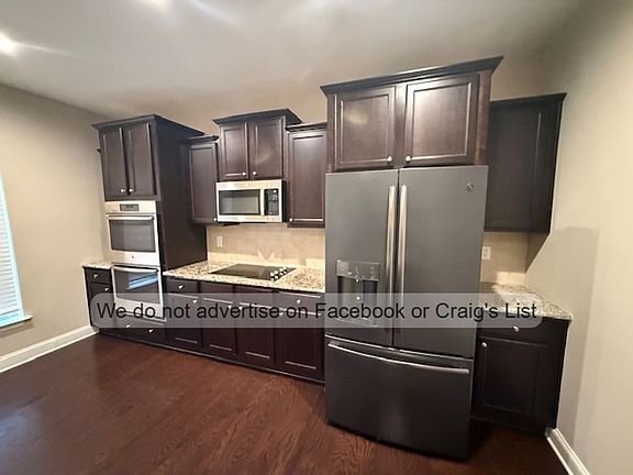 5th image of 350 Maplewood Dr