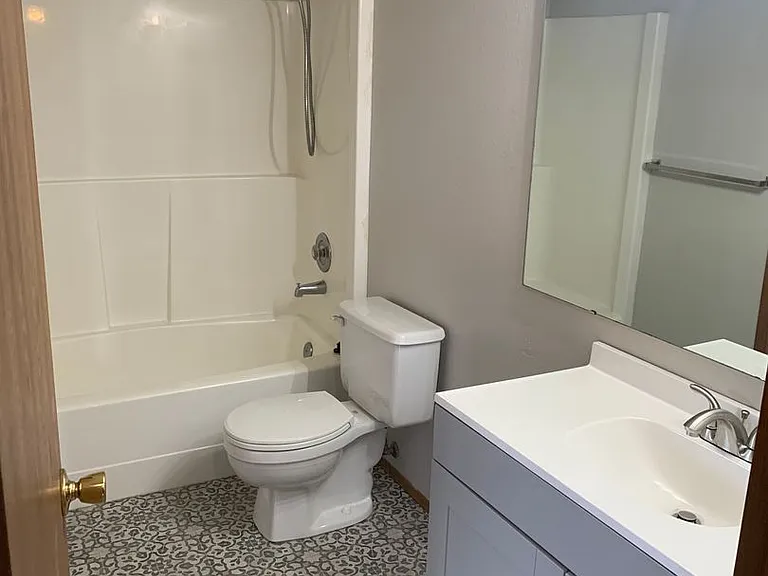 1160 Main St #A — Photo 13