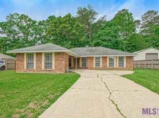 911 Willow Brook Ave, Denham Springs, LA 70726