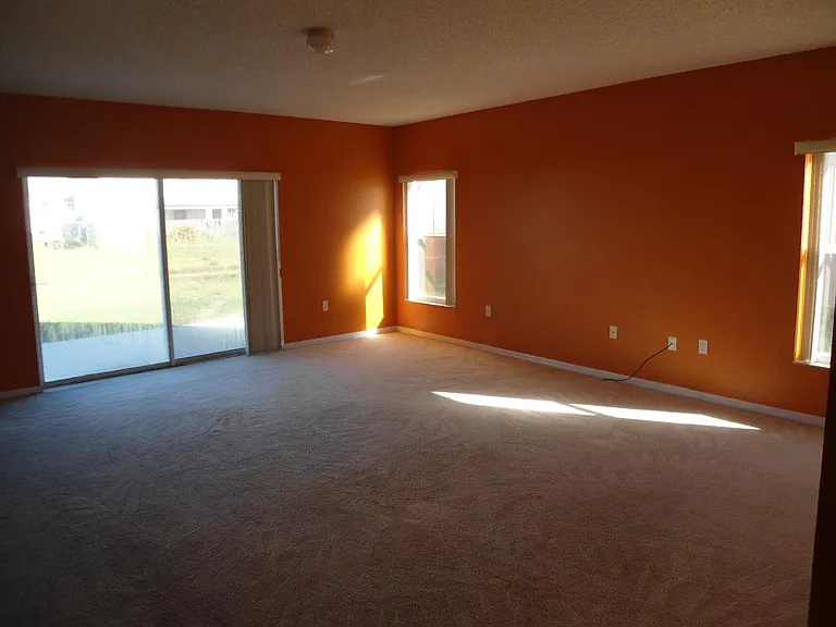 221 Amesbury Ln — Photo 17