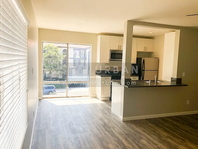 2870 Broadway #5 — Photo 2