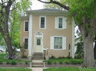 804 W 12th St, Sioux Falls, SD 57104