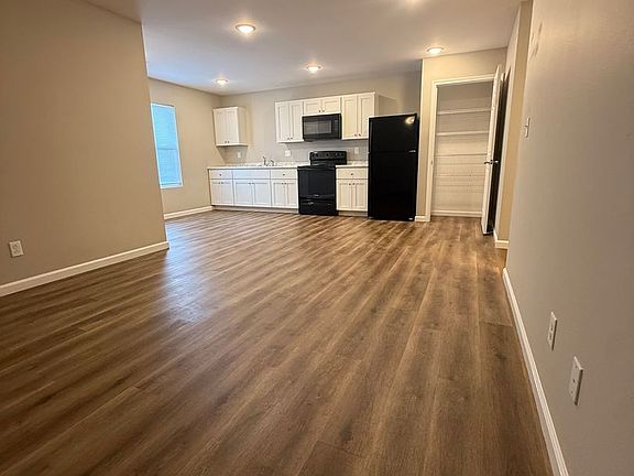 2nd image of 142 Cane Creek Ln #204