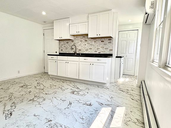 2nd image of 1455 Corbin Ave #1