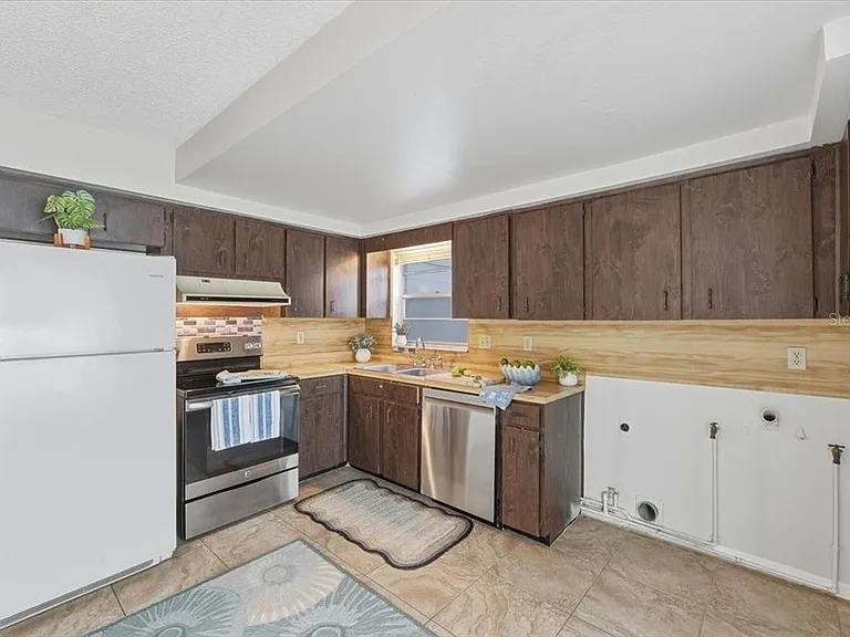 740 E Pearl St #E — Photo 10