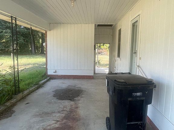 2nd image of 427 Sturgis St