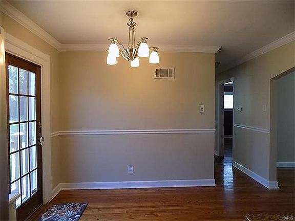 4th image of 1017 Rainbow Dr
