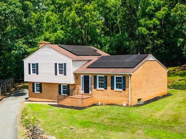 1703 Vermira Pl, Charlottesville, VA 22901