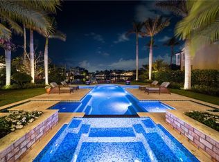 225 Cove Ln, Naples, FL 34102