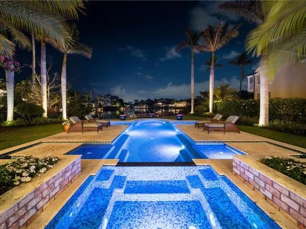 225 Cove LN, NAPLES, FL 34102