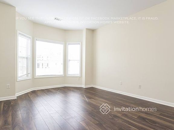 3rd image of 372 Kyles Cir