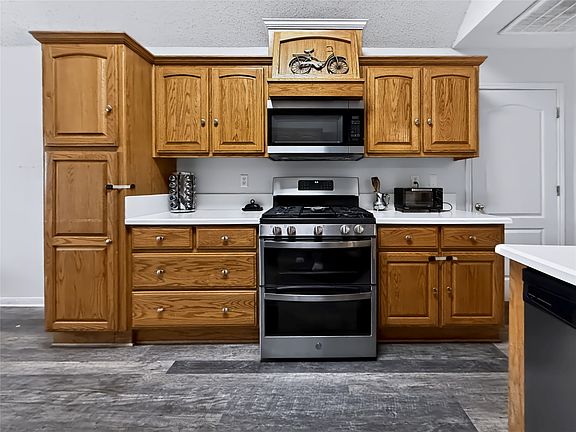 5th image of 816 Crestline Dr